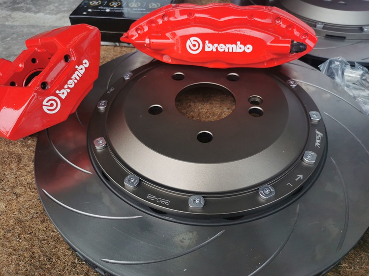 奔驰GLS刹车改装Brembo前六后四刹车套件